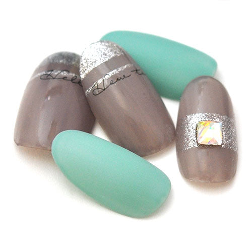 クリスタル ピラミッド 3個 | ラインストーン ネイル ストーン スタッズ メタルパーツ ネイルパーツ ネイルジュエリー ジェルネイル ジェル パーツ ネイル用品 メタルスタッズ ネイルアート セルフネイル ネイル工房 オーロラ